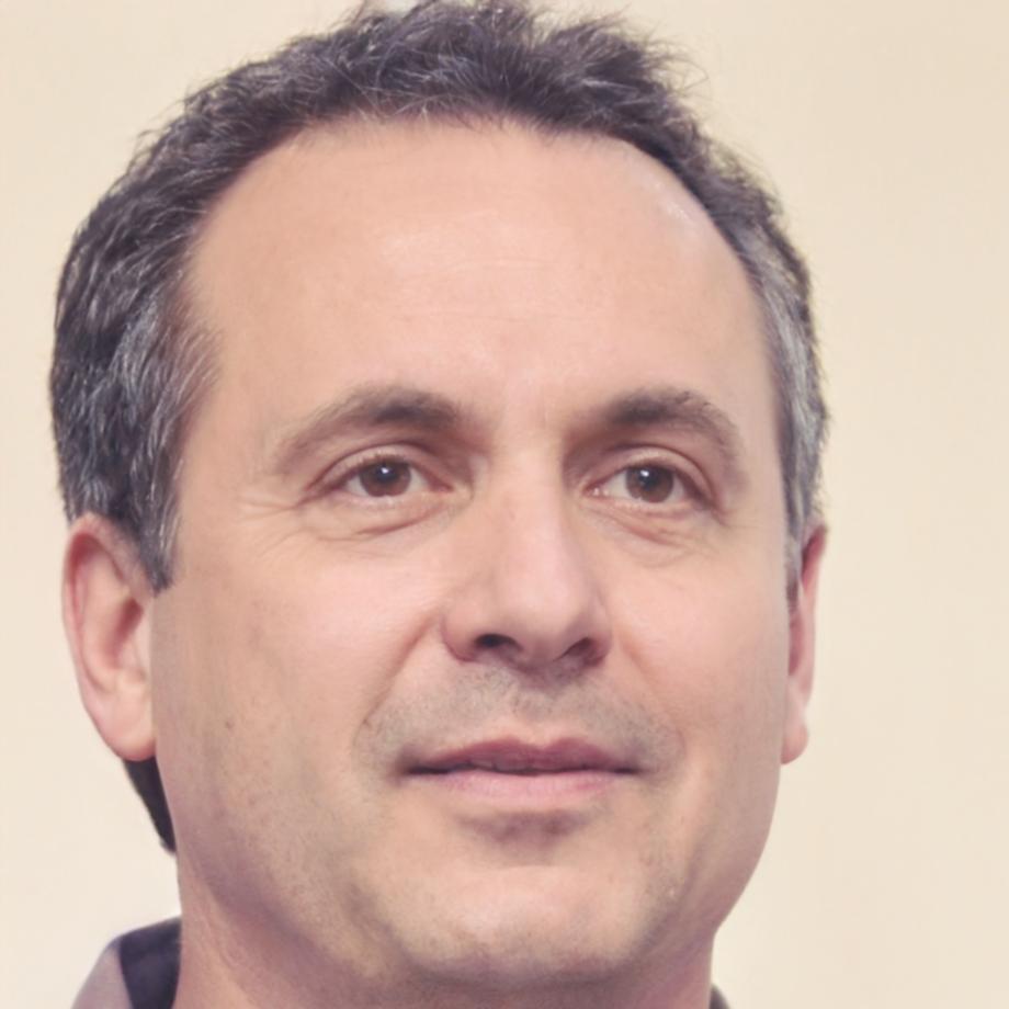 Преподаватель курса финансового анализа